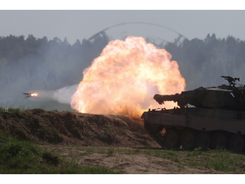 Vokietijos vyriausybė patvirtino, kad atsiųs Ukrainai 14 tankų „Leopard“