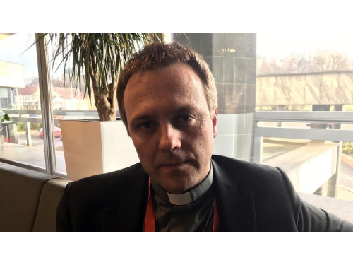 Kyjivo vyskupas augziliaras: karas nesuskaldė Bažnyčios Ukrainoje